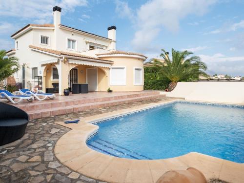 Lovely Villa with Private Swimming Pool in Valencia