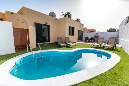 Midnightblue Deluxe Heated Pool by Sea You There Fuerteventura