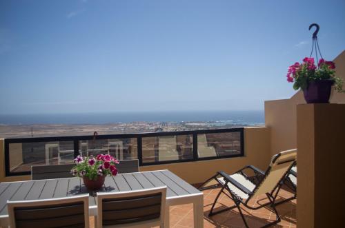 Miramar Stunning Sea View - 2 bedrooms, Wifi, Pool