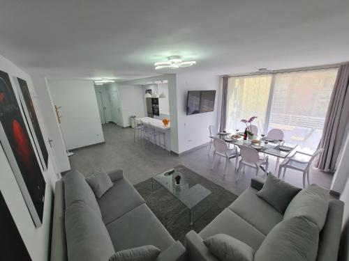 Modern 3 Bedroom Luxury Apartment in Torremolinos