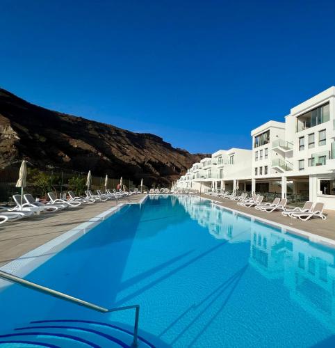 Modern apartment with shared pool