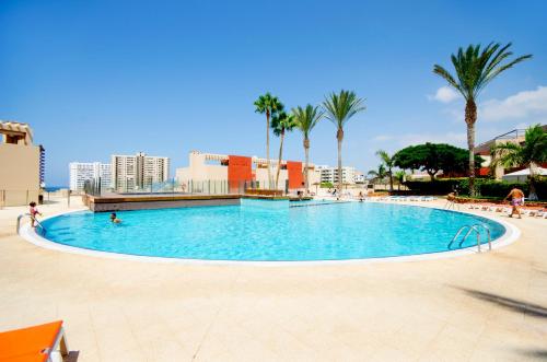 Modern Duplex with Heated Pool & 360° Sea Views