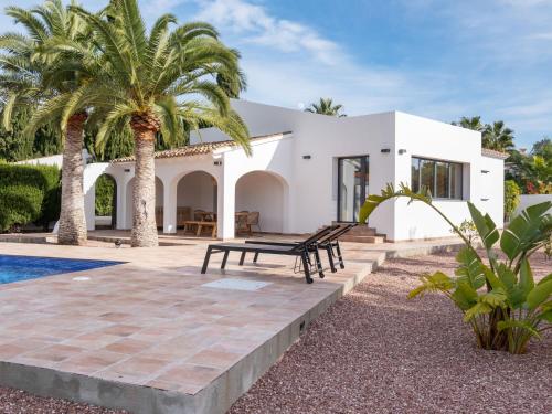 Modern holiday villa in Calpe with private pool near the beach