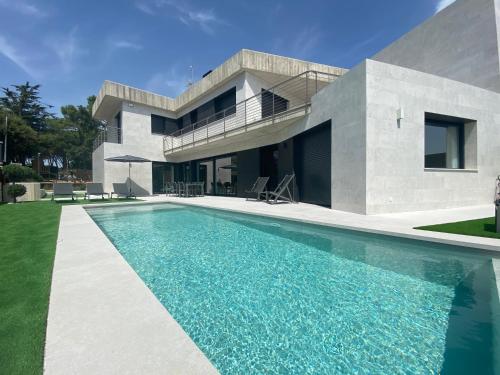 Naramia Sagaro Villa - Full Rental Luxury House With Pool-Garden-Barbacue-10 Pax
