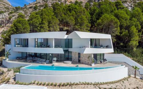 Neue Luxus Villa mit Meerblick, Pool und Garage