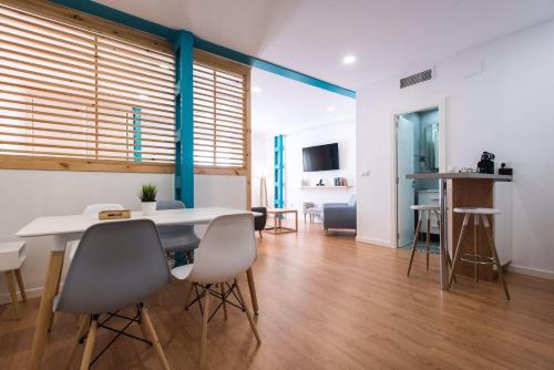 Locksmith Apartment -Wifi- Park Option