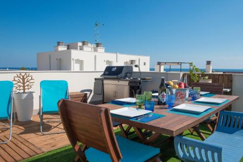 New Apartment With Big Terrace 9 Min Walk To Beach 6 Min Supermarket