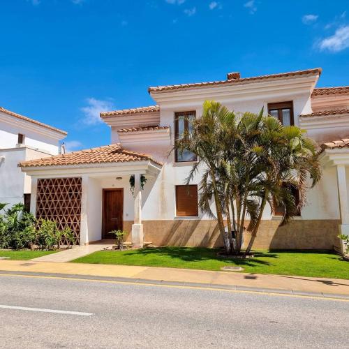 New Villa , Reserva Del Higuerón