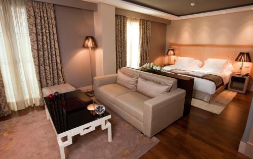 Nexus Valladolid Suites & Hotel