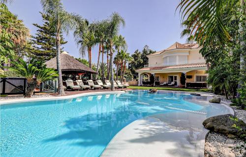 Nice home in Marbella with Outdoor swimming pool, WiFi and 6 Bedrooms