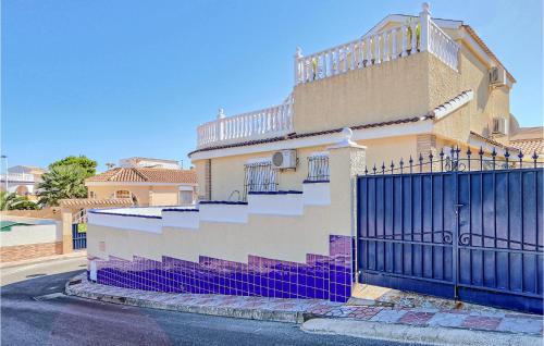 Nice home in Santa Pola w/ Jacuzzi, WiFi and Outdoor swimming pool