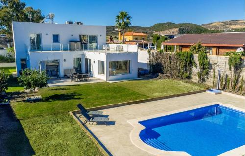 Nice home in Valle Romano-Estepona with 3 Bedrooms