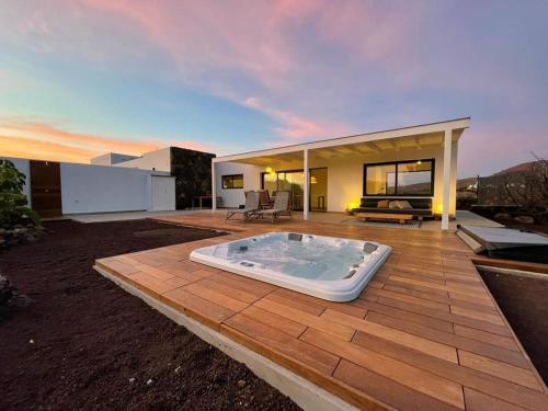 North Shore Villas Lajares, Manalari, Private Jacuzzi