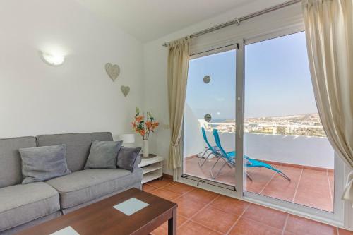 Ocean View Top Floor Spacious One Bedroom Wi-Fi Pool