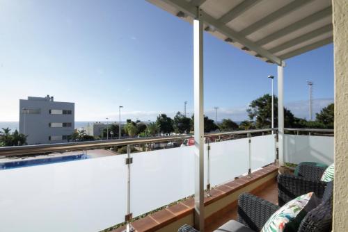 Oceanview Apartment *Communal Pool *Terrace
