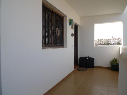 One Bed Apartment Free WiFi Stunning views to sea, marina and mountains