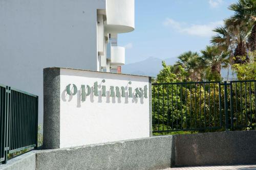 optimist 1