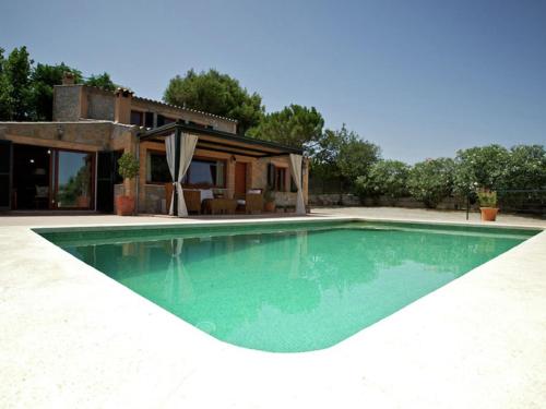 Cozy Holiday Home with Private Pool in Alcudia