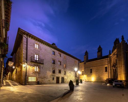 Palacio De Pujadas By Mij