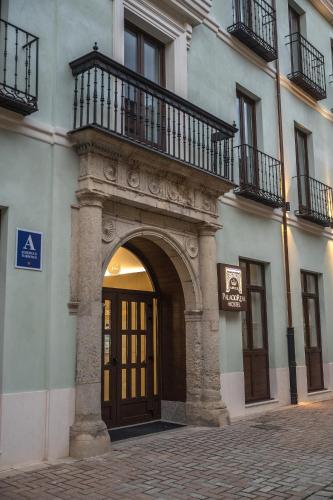 Palacio Real Hostel