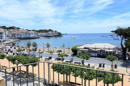 Passeig Ii - Apartment In Cadaqués Center With Sea Views