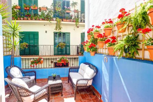 Charming Patio Amazing Location by Hello Homes Sitges