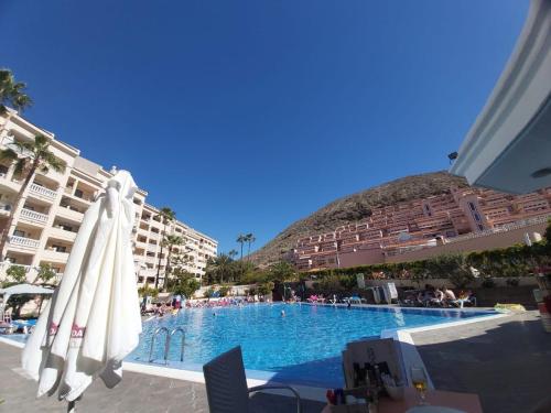 Penthouse Heated Pool Fibre WiFi Los Cristianos Castle Harbour