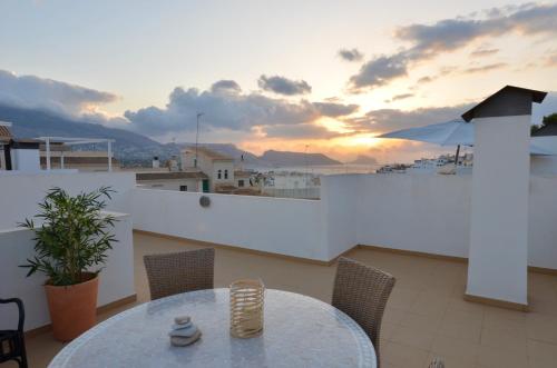 Penthouse with Sea and Mountain view