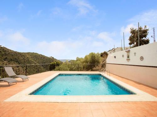 Picturesque Holiday Home in Andalucía with Private Pool