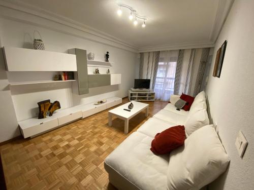 Piso céntrico y confortable Plaza del Oeste!!!