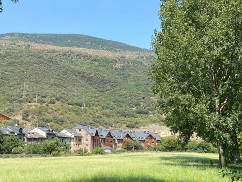 Piso como nuevo en Rialp con vistas al río