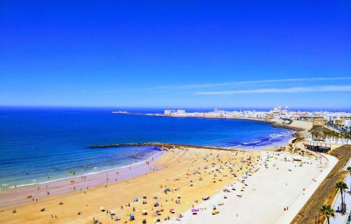 Cádiz Beach & Kids - free parking