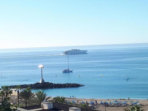 Playa de las Vistas Luxury