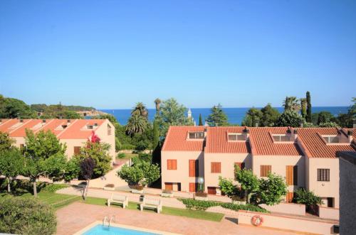 Playa Y Piscina Sagaró Por Rentals Cel Blau