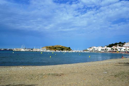 Port Monturiol 8