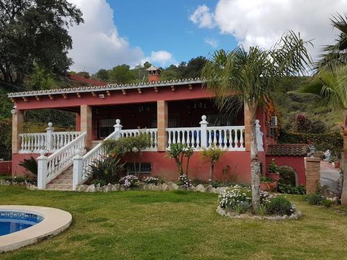 Preciosa casa con piscina y barbacoa