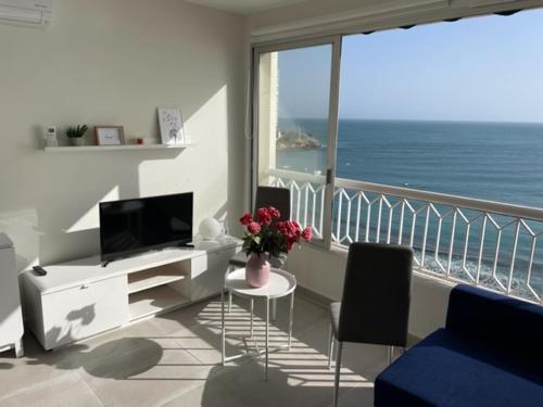 Precioso apartamento a estrenar en primera línea de playa