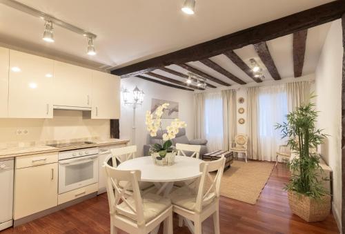 Precioso apartamento con Entrada autónoma en el Casco Viejo