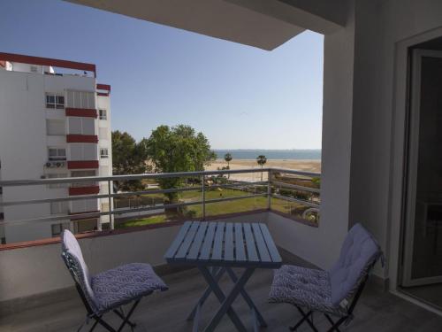 Primera línea de playa terraza y vista al mar