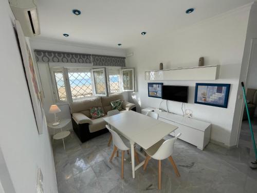 Primerísima linea frontal al mar en rota