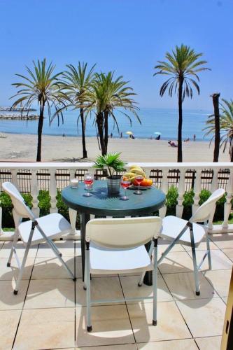 Puerto Banus Beachfront .Gray d´Albion . Amazing location