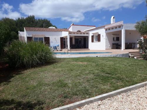 Quite villa with private pool in Binibeca
