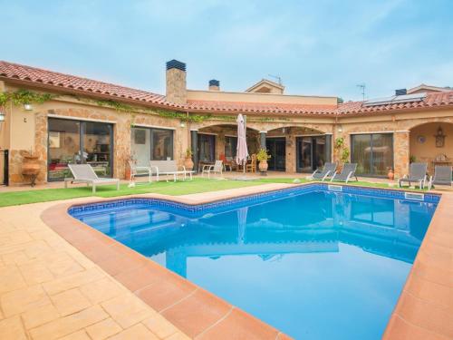 R58 Villa Arrabal con piscina y gran patio