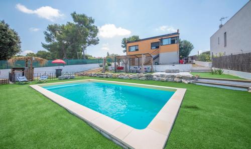 R75 Julius house with pool