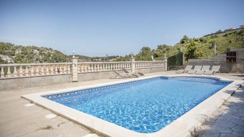 R83 Villa Rosales