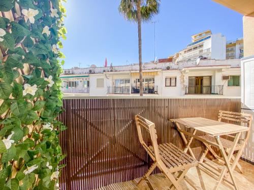 ¡Relax, terraza y wifi! A 50m de la playa