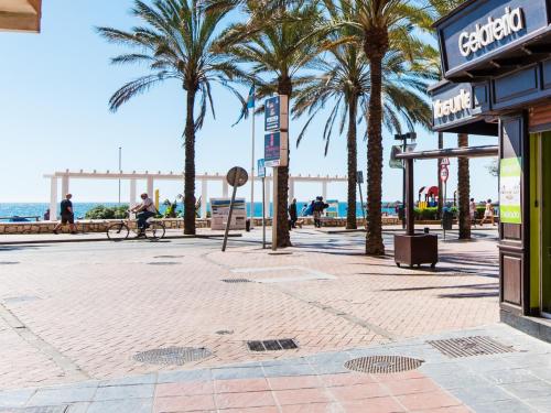 Rentandhomes fuengirola beach apartment