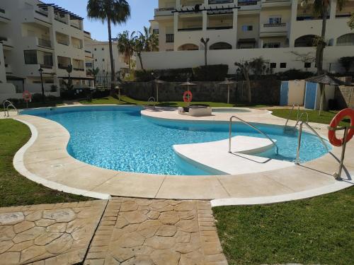 Residencial Duquesa, Desirable & Popular 2 Bedrooms Apt, Near Golf Courses And Beach Rd0621
