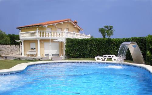 Chalet Robayera a línea de playa