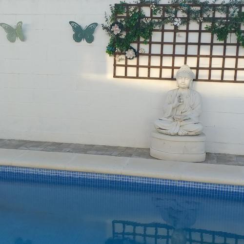 Rojas & Mar Chalet con piscina salina